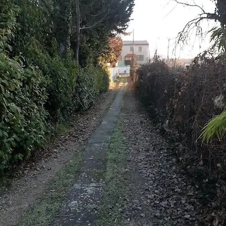 Petite Maison Tres Paisible Avec Jardin A Cournon - Puy De Dome ! 펜션 Le Cendre