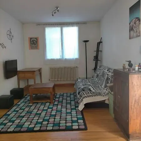 펜션 Petite Maison Tres Paisible Avec Jardin A Cournon - Puy De Dome ! Le Cendre