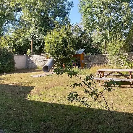 Petite Maison Tres Paisible Avec Jardin A Cournon - Puy De Dome ! *