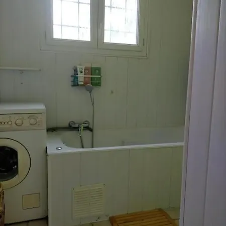 Petite Maison Tres Paisible Avec Jardin A Cournon - Puy De Dome ! *