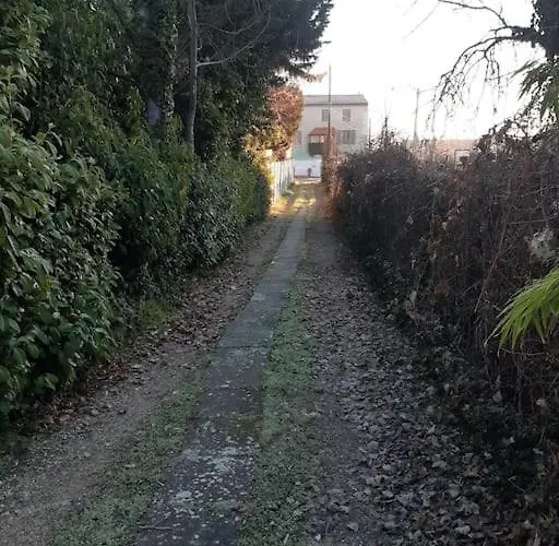 Petite Maison Tres Paisible Avec Jardin A Cournon - Puy De Dome ! Holiday home Le Cendre