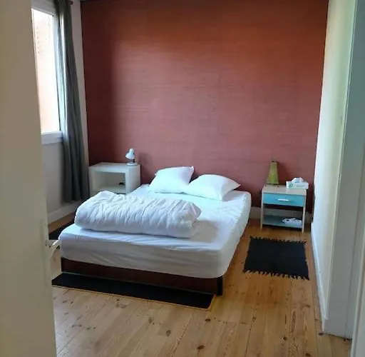 Petite Maison Tres Paisible Avec Jardin A Cournon - Puy De Dome ! Holiday home *