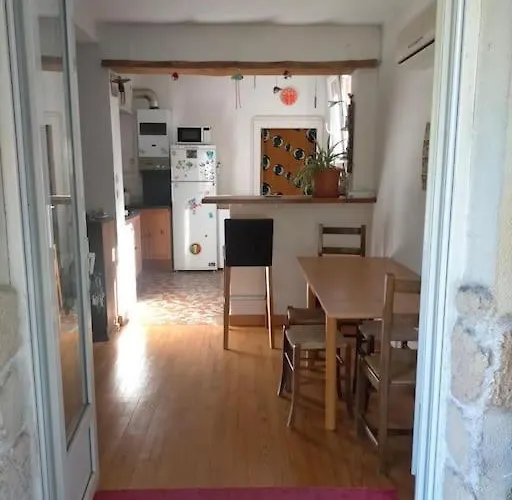 Petite Maison Tres Paisible Avec Jardin A Cournon - Puy De Dome ! Holiday home *