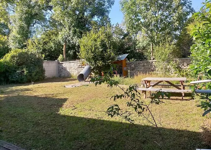 Petite Maison Tres Paisible Avec Jardin A Cournon - Puy De Dome ! *